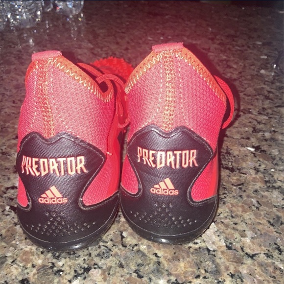 Theses are Adidas Predator Freak+ SG - Picture 3 of 4